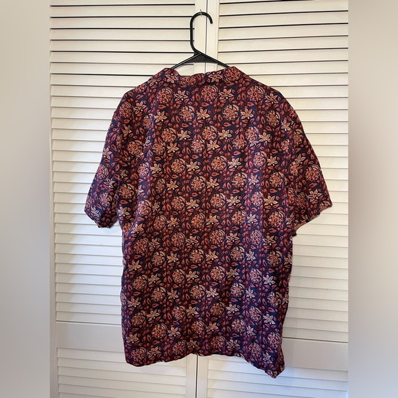 Gap Men’s Short Sleeve Button Down Burgundy/Navy Abstract Linen Shirt Size Large - Picture 6 of 10